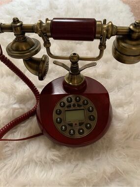 Red Retro Telephone Base — Hornig Years Model HY-01665